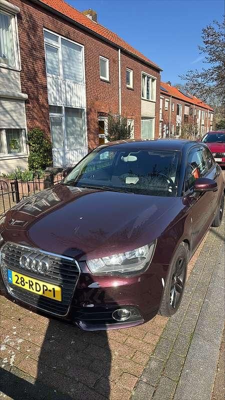 Occasion Audi A1 86 PK (63 kW) 2011 Paars Hatchback