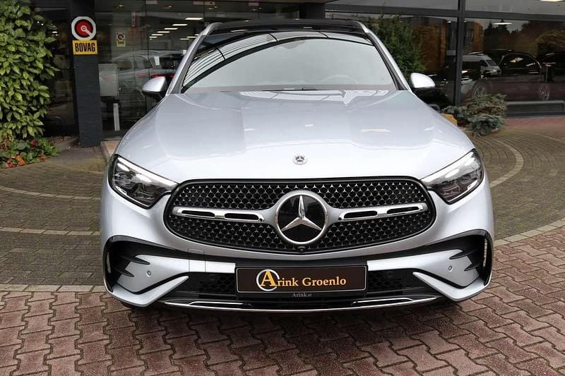 Occasion Mercedes GLC300e AMG line 2025 Zilver SUV