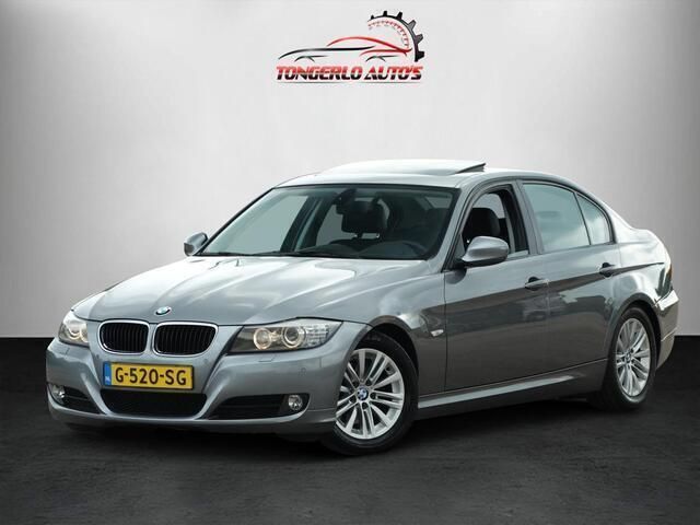 Grijs Gebruikt 2011 BMW 320 Executive Sedan | € 7.999 (Eerlijke prijs) - Afbeelding 1/4