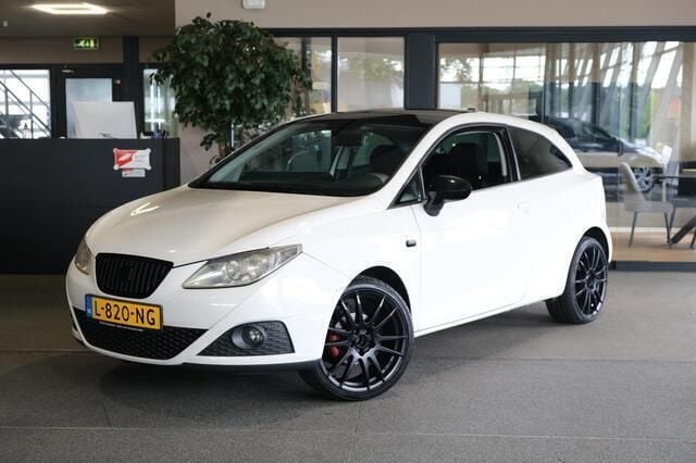Wit Gebruikt 2009 Seat Ibiza SC Hatchback | € 1.950 (Super prijs) - Afbeelding 1/4