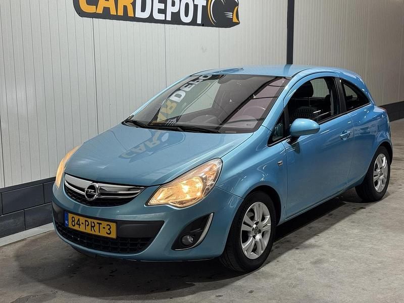 Blauw Occasion 2011 Opel Corsa Cosmo Hatchback | € 1.498 (Goede deal) - Afbeelding 1/4