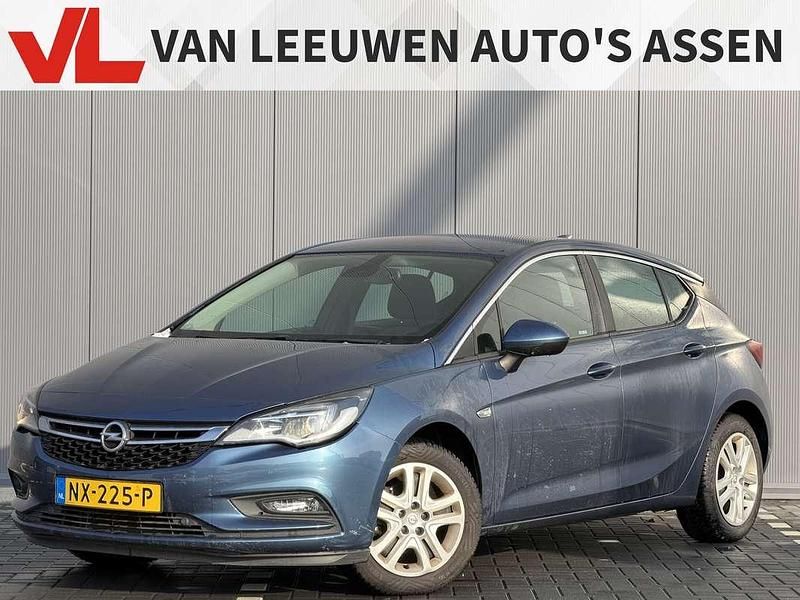 Blauw (metallic) Occasion 2017 Opel Astra Edition Hatchback | € 9.948 (Goede deal) - Afbeelding 1/3