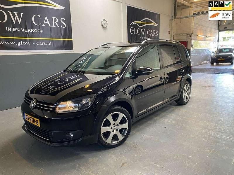 Zwart Gebruikt 2011 VW Touran Cross MPV | € 7.750 - Afbeelding 1/4