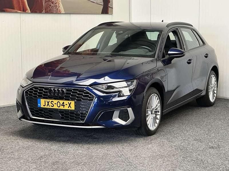Occasion Audi A3 Sportback e-tron 2022 Blauw (metallic) Hatchback