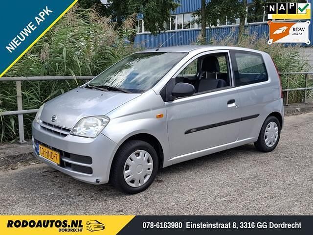 Grijs Gebruikt 2009 Daihatsu Cuore Hatchback | € 2.499 (Eerlijke prijs) - Afbeelding 1/4