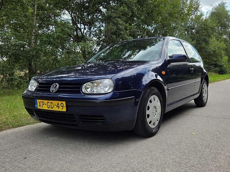 Blauw Gebruikt 1999 VW Golf IV Hatchback | € 1.149 (Goede deal) - Afbeelding 1/4