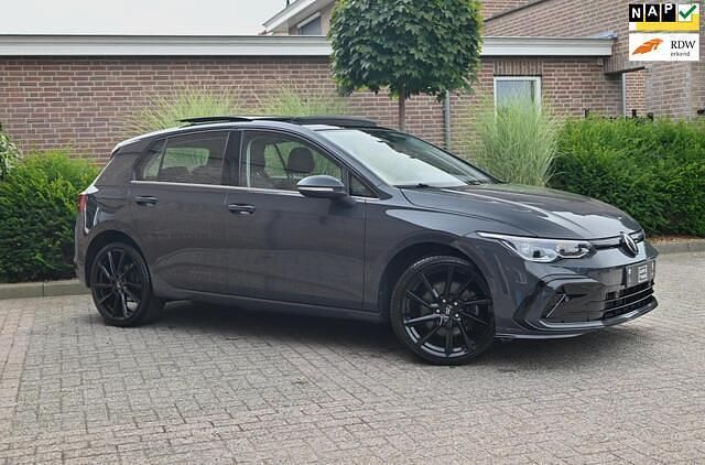 Grijs Gebruikt 2021 VW Golf VIII Style Hatchback | € 23.950 (Duur) - Afbeelding 1/4