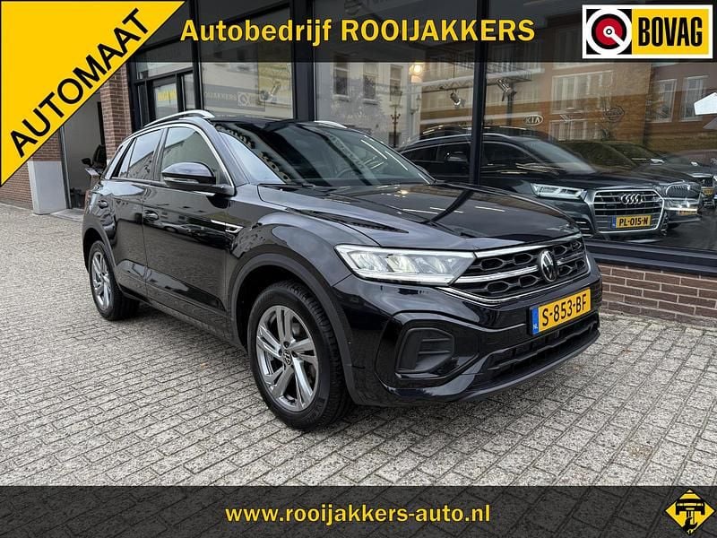 Zwart Gebruikt 2023 VW T-Roc R-line SUV | € 31.950 (Eerlijke prijs) - Afbeelding 1/4