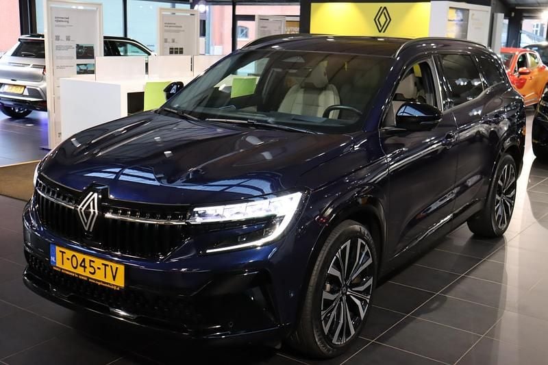 Donker blauw metallic Occasion 2023 Renault Espace Iconic MPV | € 37.850 (Eerlijke prijs) - Afbeelding 1/4