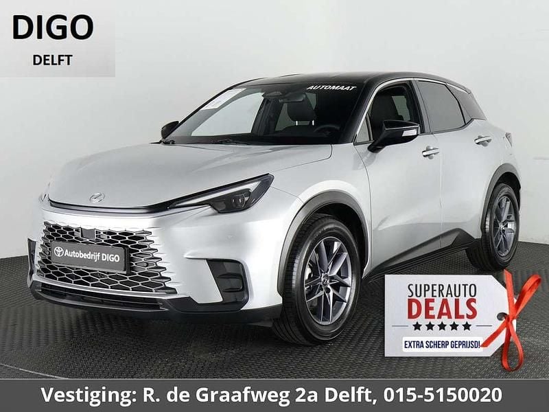 Grijs Gebruikt 2025 Lexus LBX Business Edition SUV | € 33.200 (Goede deal) - Afbeelding 1/3