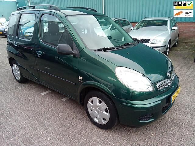 Groen Gebruikt 2004 Toyota Yaris Verso Terra MPV | € 1.850 (Goede deal) - Afbeelding 1/4