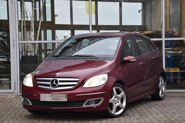 Occasion Mercedes B180 AMG 109 PK (80 kW) 2008 Rood (metallic) MPV