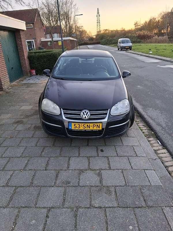 Gebruikt 2006 VW Jetta Comfortline Sedan | € 1.000 (Eerlijke prijs) - Afbeelding 1/4