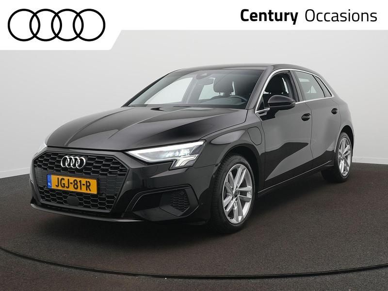Zwart Gebruikt 2022 Audi A3 Sportback Advanced Hatchback | € 25.450 (Goede deal) - Afbeelding 1/4