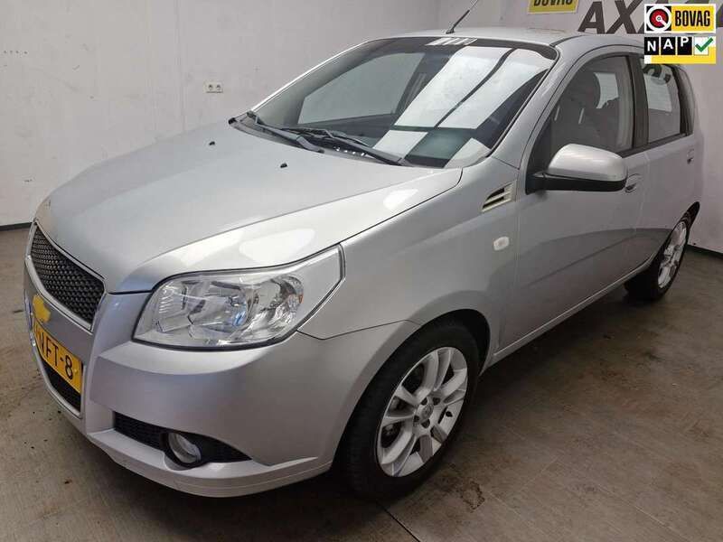 Grijs Gebruikt 2010 Chevrolet Aveo LS Hatchback | € 4.495 (Duur) - Afbeelding 1/4
