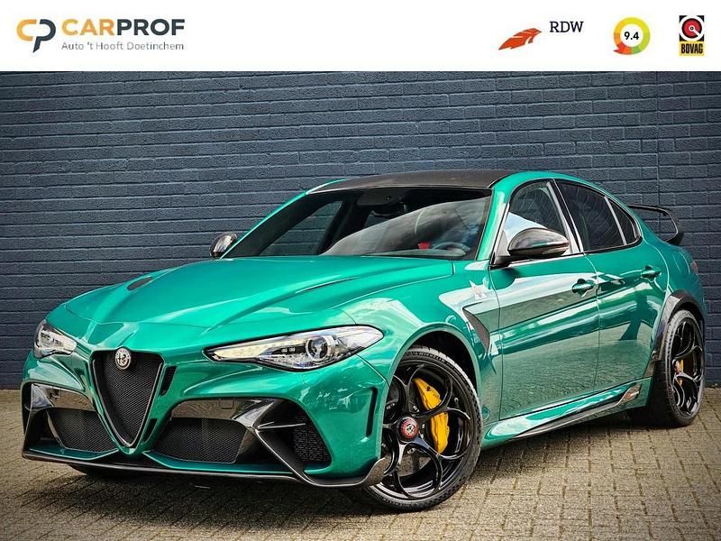 Groen Gebruikt 2024 Alfa Romeo Giulia Sedan | € 295.000 - Afbeelding 1/4