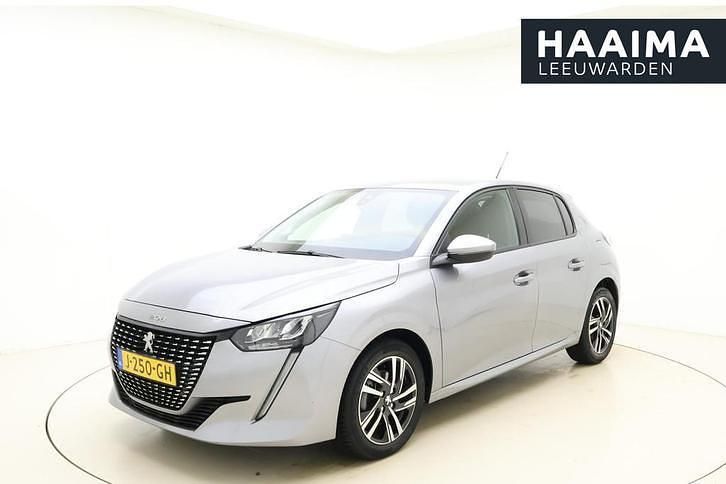 Rood Occasion 2020 Peugeot 208 Allure Hatchback | € 12.950 (Iets duurder) - Afbeelding 1/4