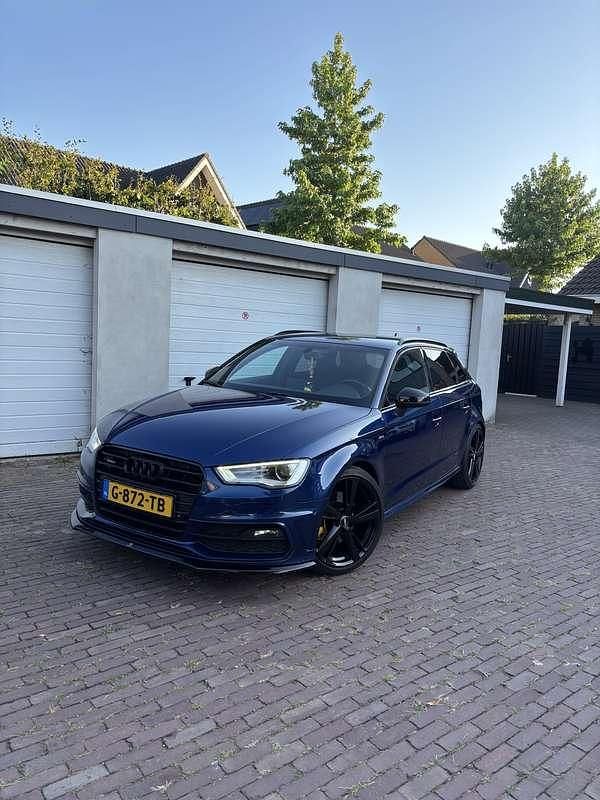 Blauw Gebruikt 2014 Audi A3 S-Line Hatchback | € 15.950 (Eerlijke prijs) - Afbeelding 1/4