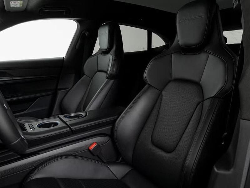 Occasion Porsche Taycan Cross Turismo 461 kW (627 PK) 2022 Grijs SUV