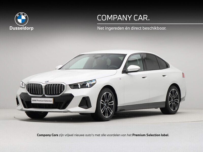 Wit Gebruikt 2024 BMW 520 M Sport Sedan | € 54.950 (Super prijs) - Afbeelding 1/4