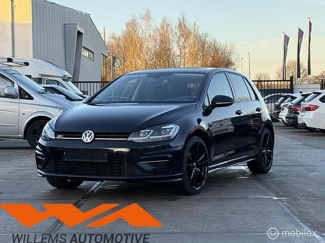 Zwart Occasion 2018 VW Golf VII R-line Hatchback | € 15.495 (Super prijs) - Afbeelding 1/4