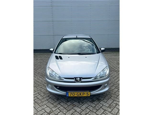Grijs Gebruikt 2008 Peugeot 206 Hatchback | € 1.350 (Eerlijke prijs) - Afbeelding 1/4