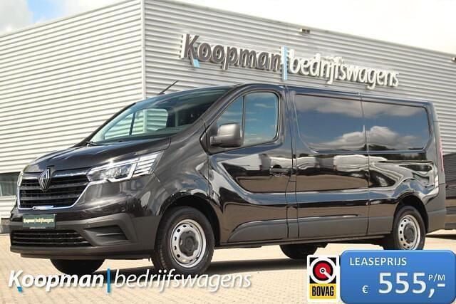 Zwart Nieuw 2024 Renault Trafic Van | € 29.950 (Goede deal) - Afbeelding 1/4