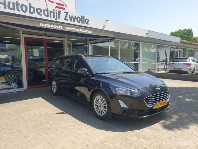 Zwart Gebruikt 2020 Ford Focus Titanium Stationwagen | € 11.950 (Goede deal) - Afbeelding 1/4