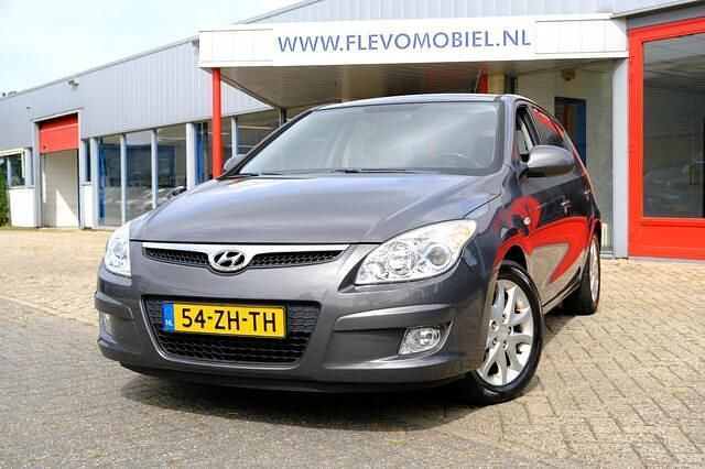 Grijs Gebruikt 2008 Hyundai i30 Dynamiq Hatchback | € 4.350 (Eerlijke prijs) - Afbeelding 1/4