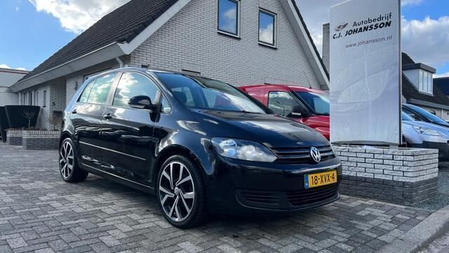 Zwart, andere lak Gebruikt 2012 VW Golf VII Comfortline Stationwagen | € 5.250 (Iets duurder) - Afbeelding 1/4