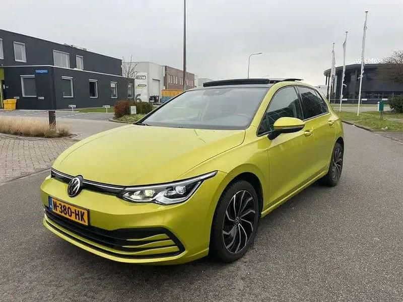 Geel Gebruikt 2020 VW Golf VIII Style Hatchback | € 20.450 (Eerlijke prijs) - Afbeelding 1/4