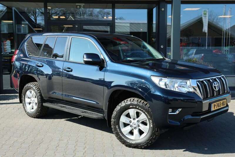 Blauw, metallic lak Gebruikt 2018 Toyota Land Cruiser SUV | € 48.394 (Duur) - Afbeelding 1/4