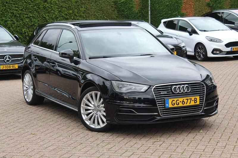 Zwart Gebruikt 2015 Audi A3 Sportback e-tron Ambition Sedan | € 16.750 (Iets duurder) - Afbeelding 1/4