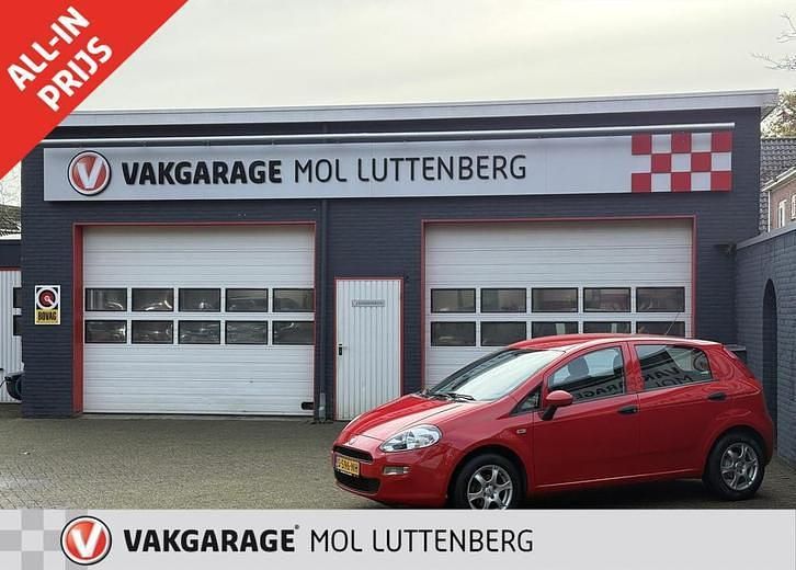 Rood Gebruikt 2016 Fiat Punto Street Hatchback | € 7.395 (Duur) - Afbeelding 1/4