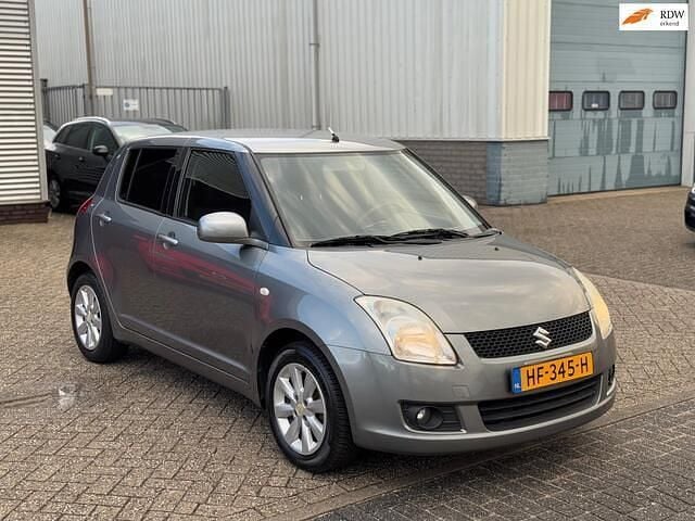 Grijs Gebruikt 2008 Suzuki Swift Hatchback | € 2.790 (Eerlijke prijs) - Afbeelding 1/4