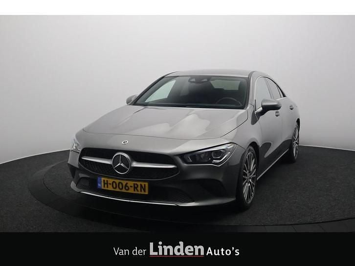 Grijs Occasion 2020 Mercedes CLA180 Edition Sedan | € 24.750 (Eerlijke prijs) - Afbeelding 1/4