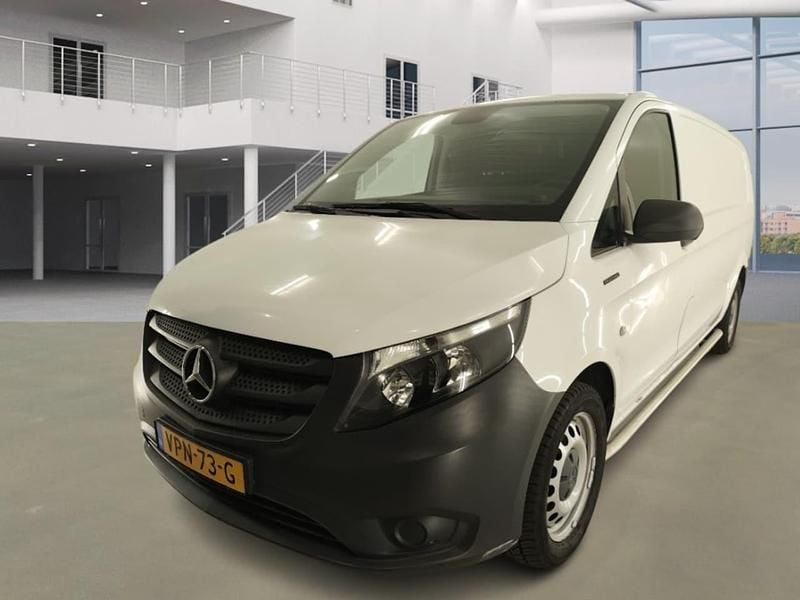 Wit Gebruikt 2022 Mercedes e-Vito MPV | € 13.950 - Afbeelding 1/4