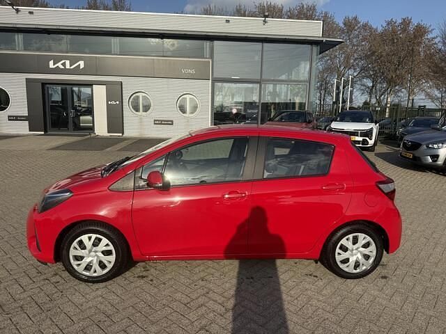Occasion Toyota Yaris Comfort 69 PK (50 kW) 2018 Rood Hatchback