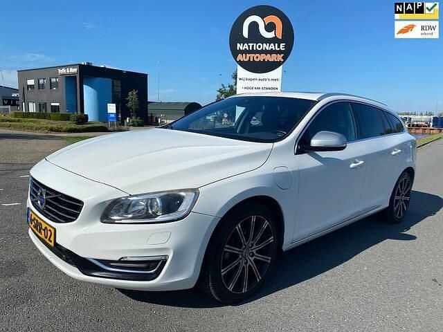 Wit Gebruikt 2013 Volvo V60 Summum Stationwagen | € 5.250 (Goede deal) - Afbeelding 1/4