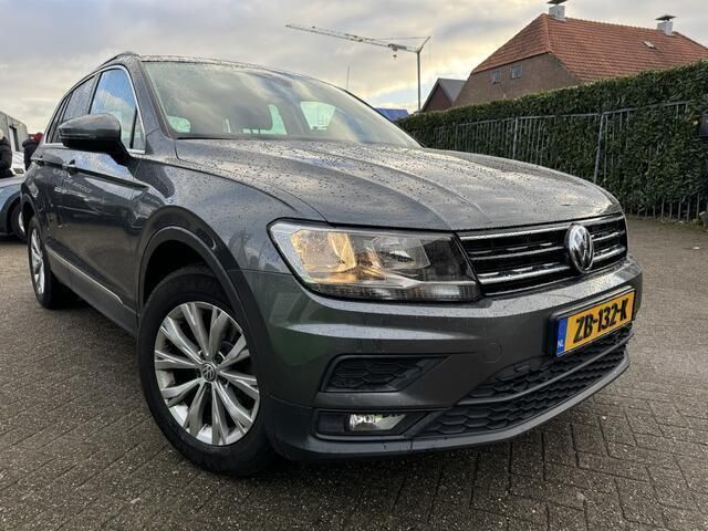 Grijs Gebruikt 2019 VW Tiguan Comfortline SUV | € 13.999 (Super prijs) - Afbeelding 1/4