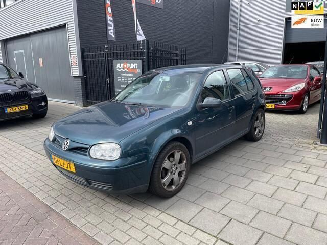 Groen, metallic lak Gebruikt 2003 VW Golf IV Sportline Hatchback | € 999 (Eerlijke prijs) - Afbeelding 1/4