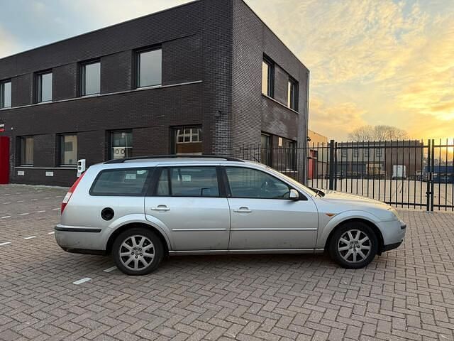 Occasion Ford Mondeo 125 PK (91 kW) 2001 Grijs Stationwagen