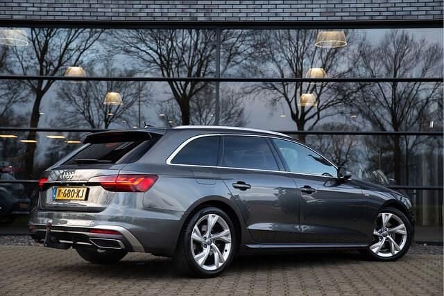Occasion Audi A4 S-Line 150 PK (110 kW) 2021 Grijs (metallic) Stationwagen