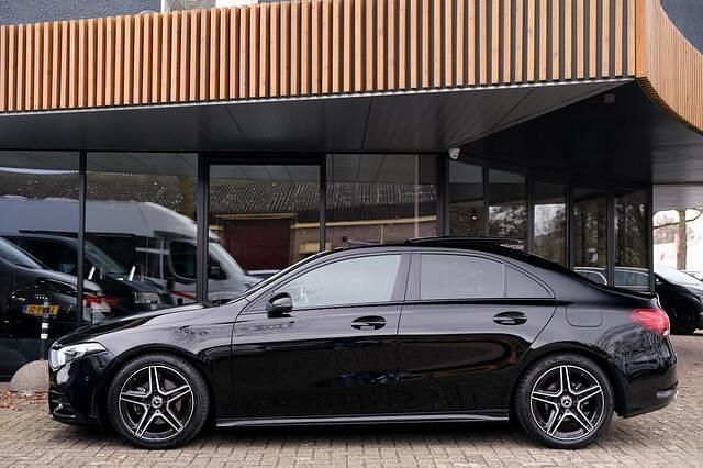 Occasion Mercedes A180 Business 136 PK (100 kW) 2022 Zwart Sedan
