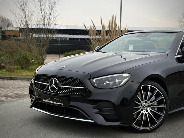 Occasion Mercedes E300 AMG 258 PK (189 kW) 2022 Zwart (metallic) Cabriolet