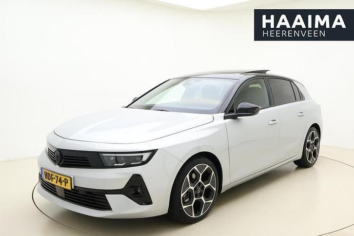 Grijs Gebruikt 2025 Opel Astra Ultimate Hatchback | € 36.950 - Afbeelding 1/4