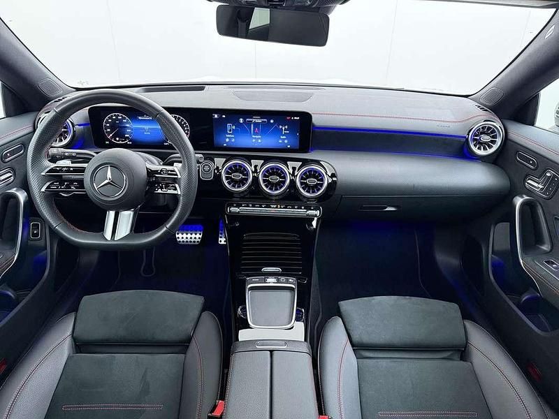 Occasion Mercedes CLA250e Shooting Brake Business 218 PK (160 kW) 2025 Wit Stationwagen