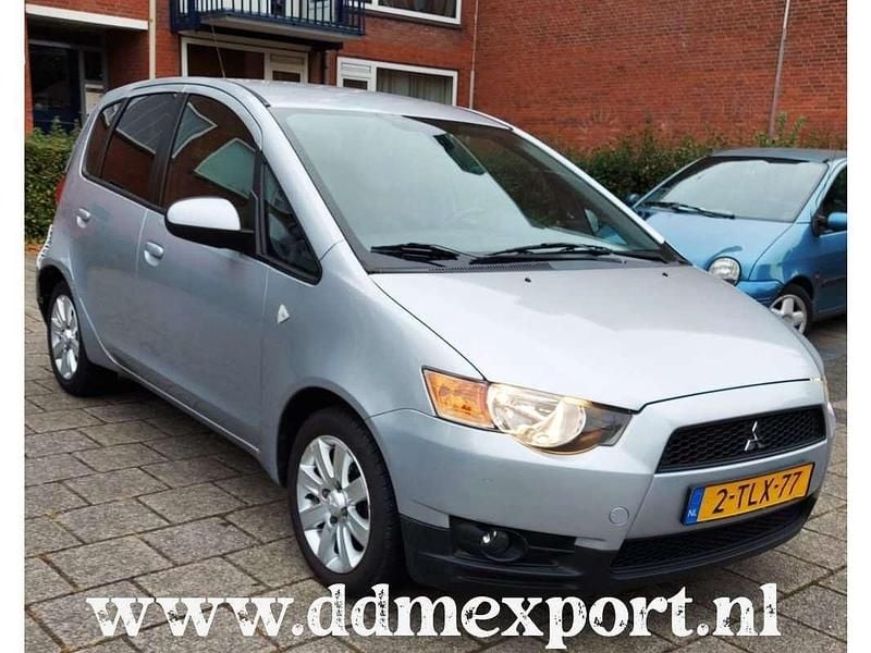Grijs Gebruikt 2013 Mitsubishi Colt Edition Hatchback | € 2.200 - Afbeelding 1/3