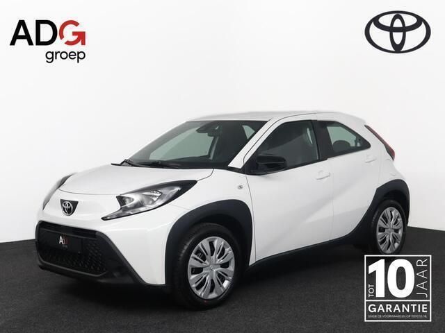 Wit Nieuw 2025 Toyota Aygo Play Hatchback | € 23.750 (Eerlijke prijs) - Afbeelding 1/4