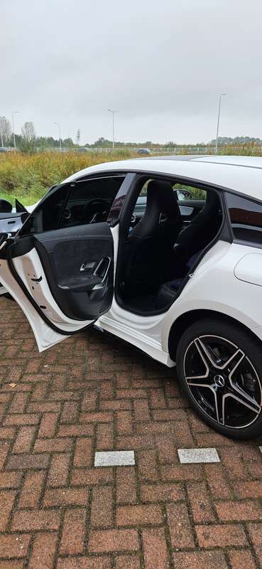 Wit Gebruikt 2021 Mercedes CLA250e Premium Plus Sedan | € 36.500 (Eerlijke prijs) - Afbeelding 1/4